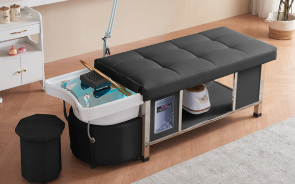 Tray with Reservoir